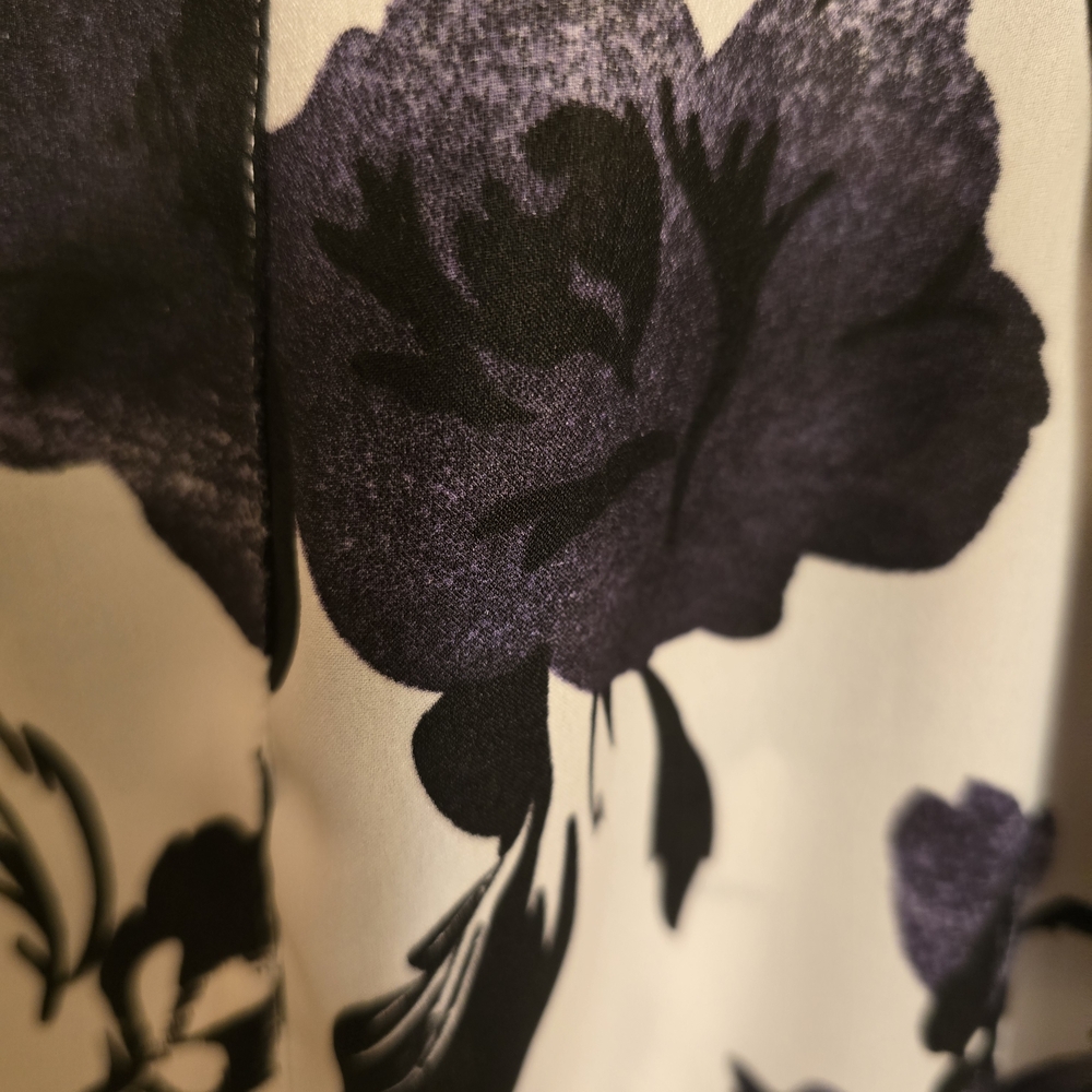 Simply Vera Vera Wang White Blouse with Black and Deep Purple Floral Print - Picture 3 of 12